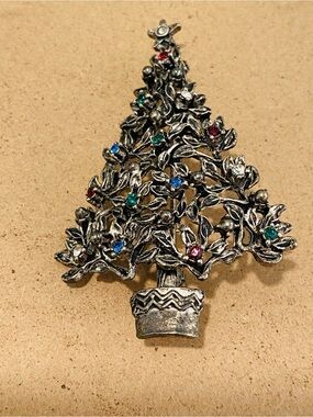 Vintage Christmas Tree Brooch Pin Silvertone Rhinestone Multi Color Ornaments